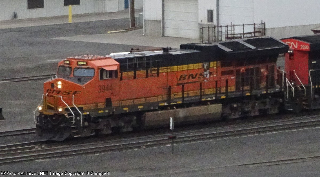 BNSF 3944